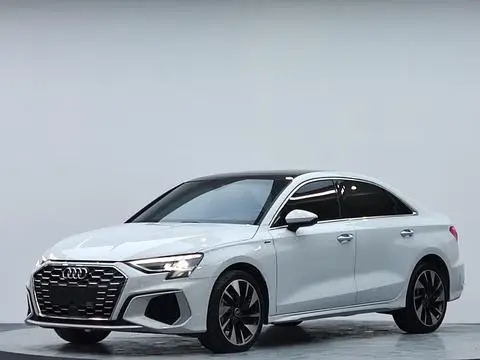 Audi A3 2022 — фото 1