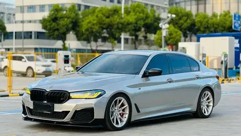 BMW 5 Series 2018 — фото 1