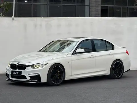 BMW 3 Series 2015 — фото 1