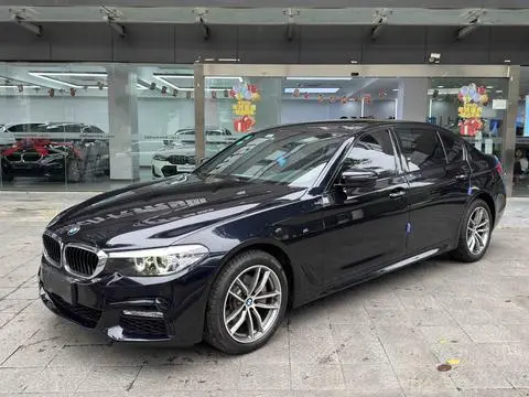 BMW 5 Series 2018 — фото 1