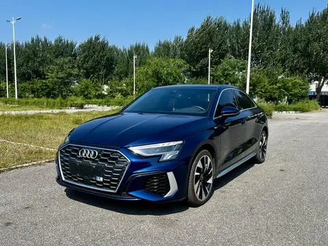 Audi A3 2022 — фото 1