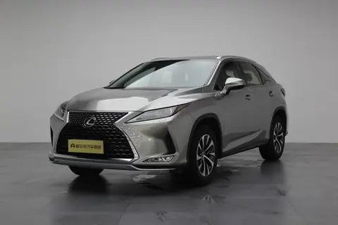 Lexus RX 2020 — фото 1