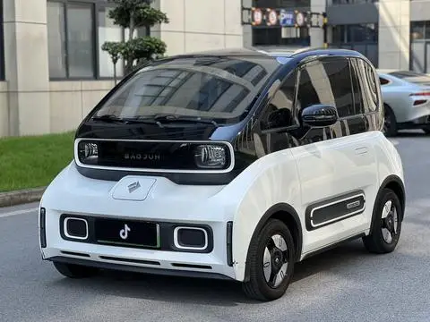 Baojun E300 2020