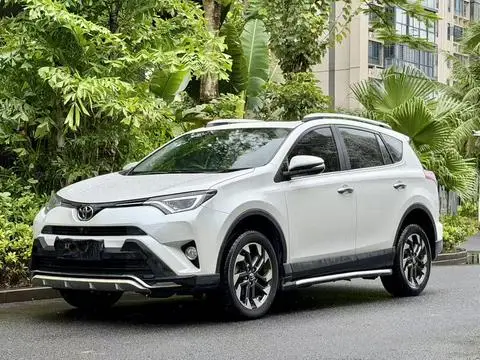 Toyota RAV4 2018 — фото 1
