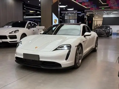 Porsche Taycan 2022