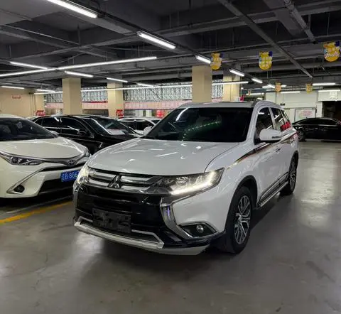 Mitsubishi 欧蓝德 2016
