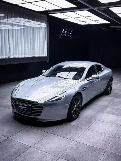 Aston Martin Rapide 2010