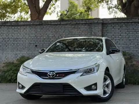 Toyota Reiz 2013
