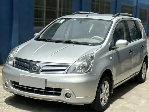 Nissan 骊威 2010