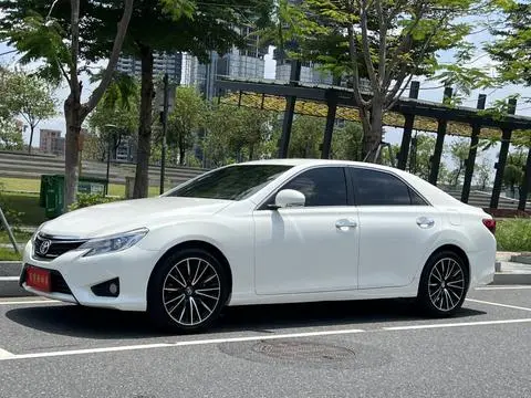 Toyota Reiz 2013