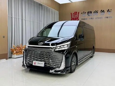 Toyota Hiace 2025 — фото 1