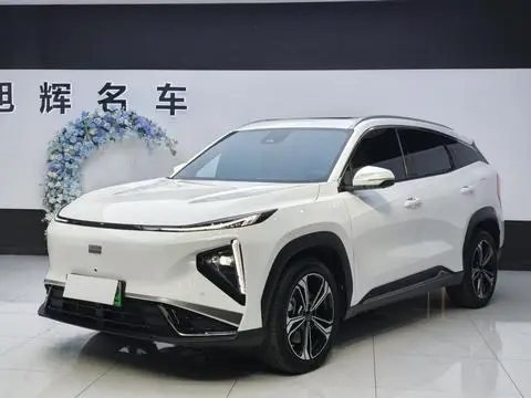 Geely L7 2025
