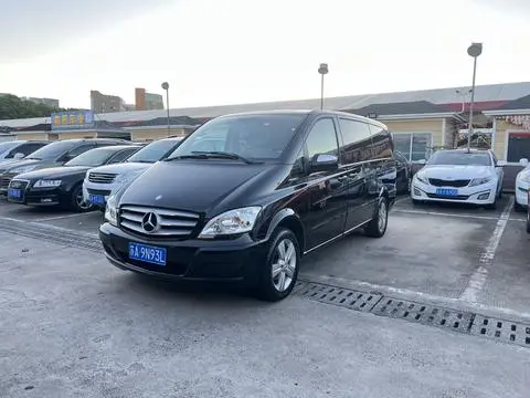 Mercedes-Benz 唯雅诺 2013