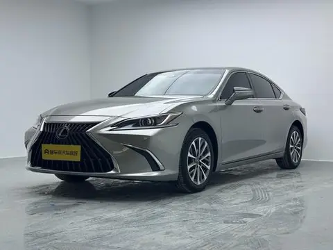 Lexus ES 2022