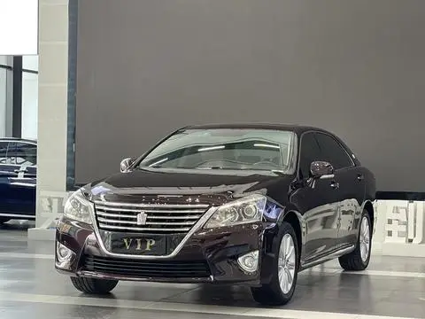 Toyota Crown 2012 — фото 1