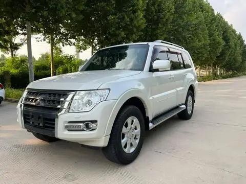 Mitsubishi 帕杰罗 2016
