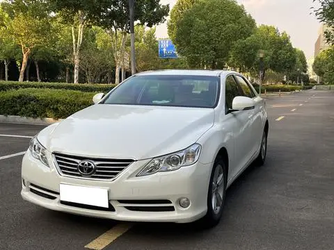 Toyota Reiz 2010