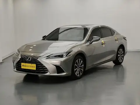 Lexus ES 2025 — фото 1
