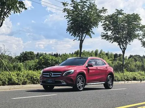 Mercedes-Benz GLA 2015