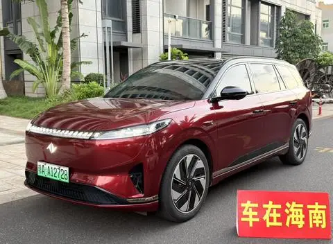 Dongfeng eπ 008 2024