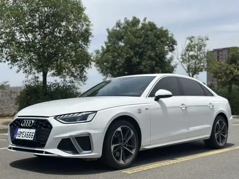 Audi A4L 2020 — фото 1