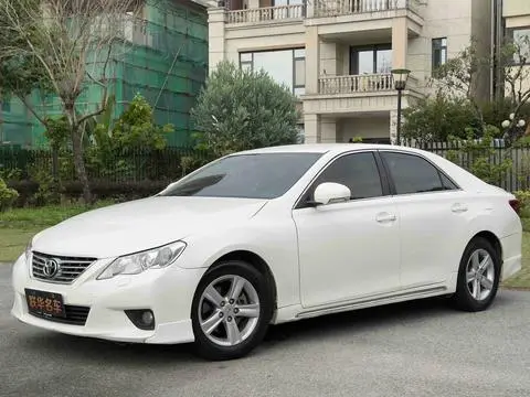 Toyota Reiz 2010