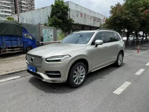 Volvo XC90 2015 — фото 1