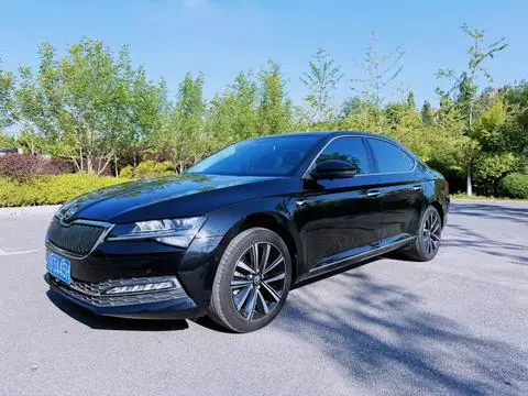 Skoda Superb 2024 — фото 1