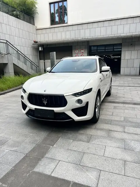 Maserati Levante 2022