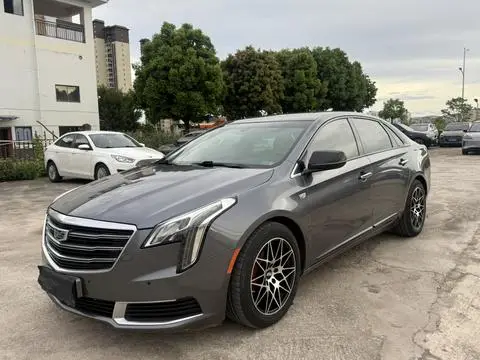 Cadillac XTS 2018 — фото 1
