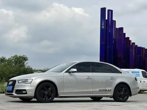 Audi A4L 2015