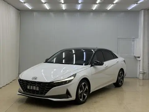 Hyundai Elantra 2022 — фото 1