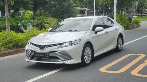 Toyota Camry 2019