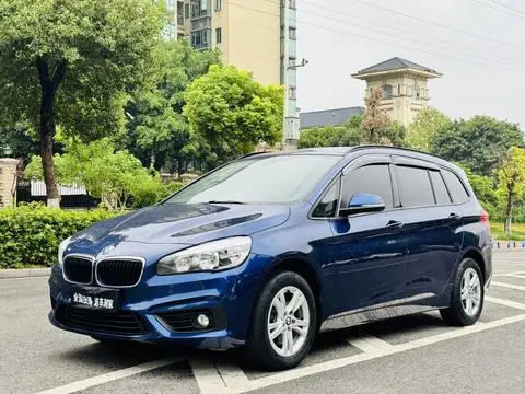 BMW 2 Series 多功能旅行车 2015
