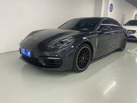 Porsche Panamera 2021
