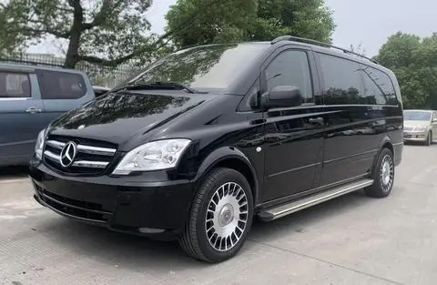 Mercedes-Benz 威霆 2013