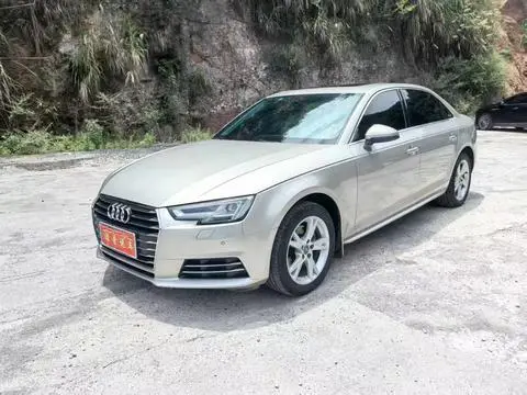 Audi A4L 2018 — фото 1