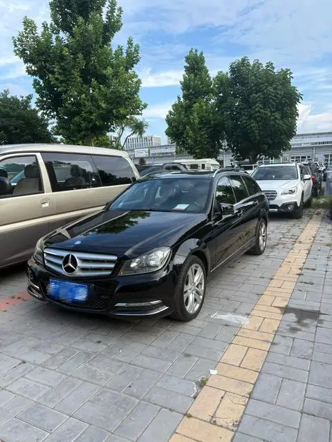 Mercedes-Benz C-Class 2011