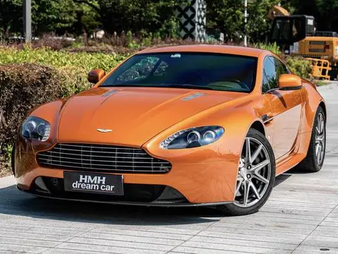 Aston Martin Vantage 2012