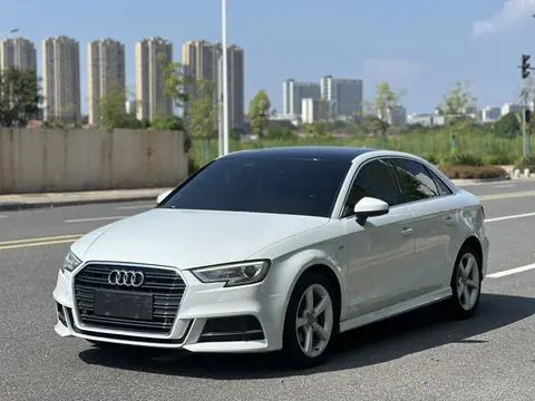 Audi A3 2017 — фото 1