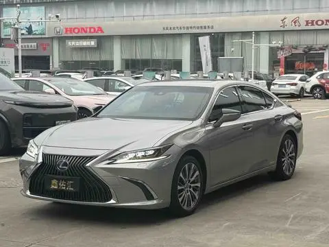 Lexus ES 2018