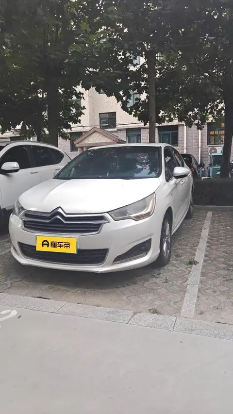 Citroën C4L 2013