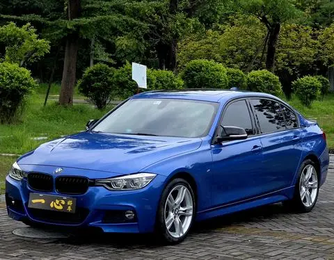 BMW 3 Series 2018 — фото 1
