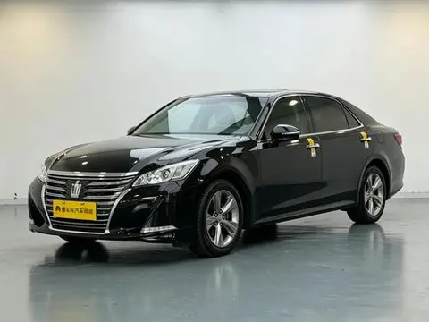 Toyota Crown 2015