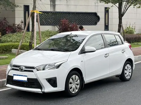 Toyota YARIS L 2015