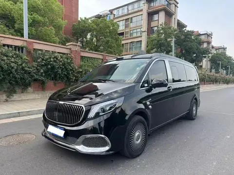 Mercedes-Benz 威霆 2023