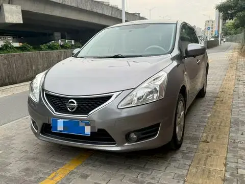 Nissan Tiida 2013