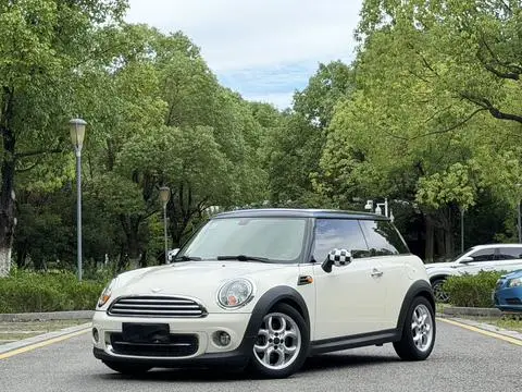 MINI MINI 2011