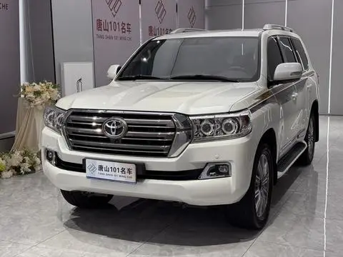 Toyota Land Cruiser 2016 — фото 1