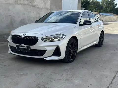 BMW 1 Series 2021